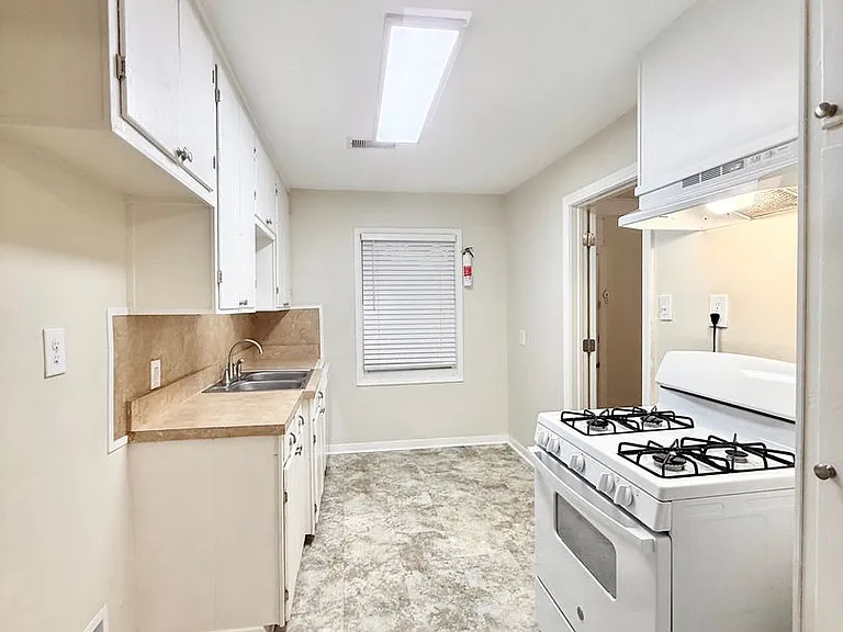 1232 San Felipe St — Photo 5