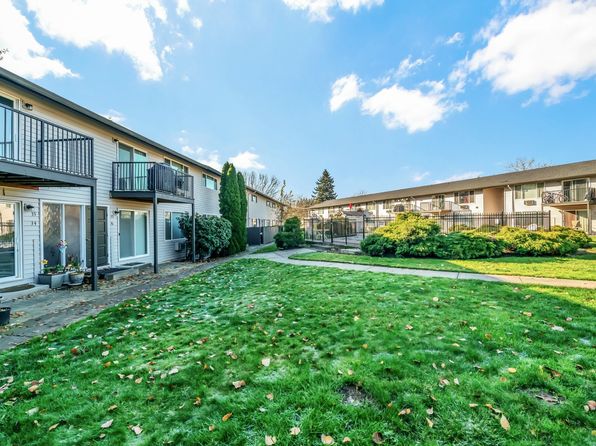 9915 SW Frewing St #48