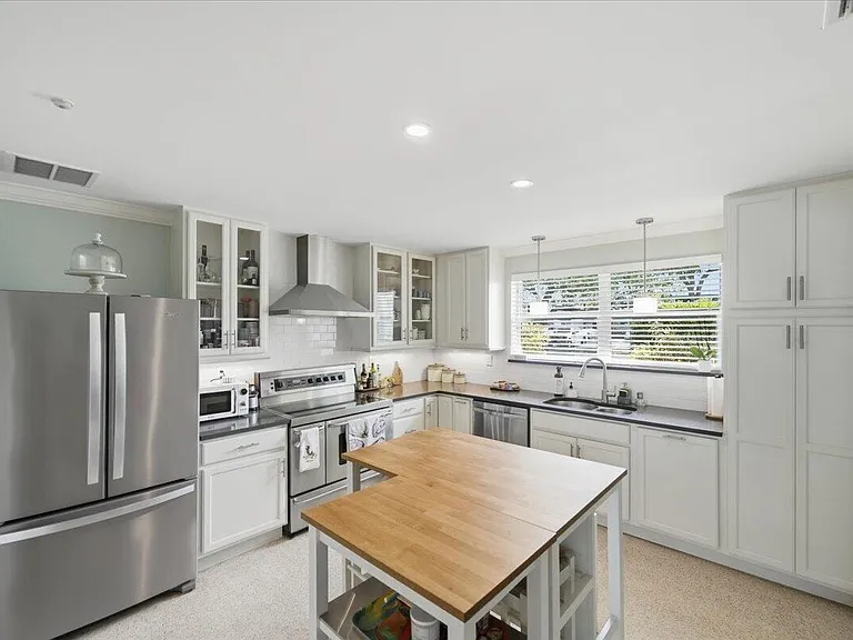 206 SE Wentworth Dr — Photo 9