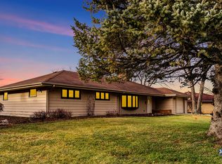 907 N Allen Ave, Lakemoor, IL 60050