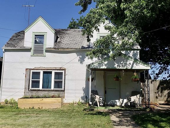 2nd image of 811 S 1st St