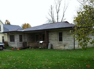 1136 N 8th St, Mitchell, IN 47446