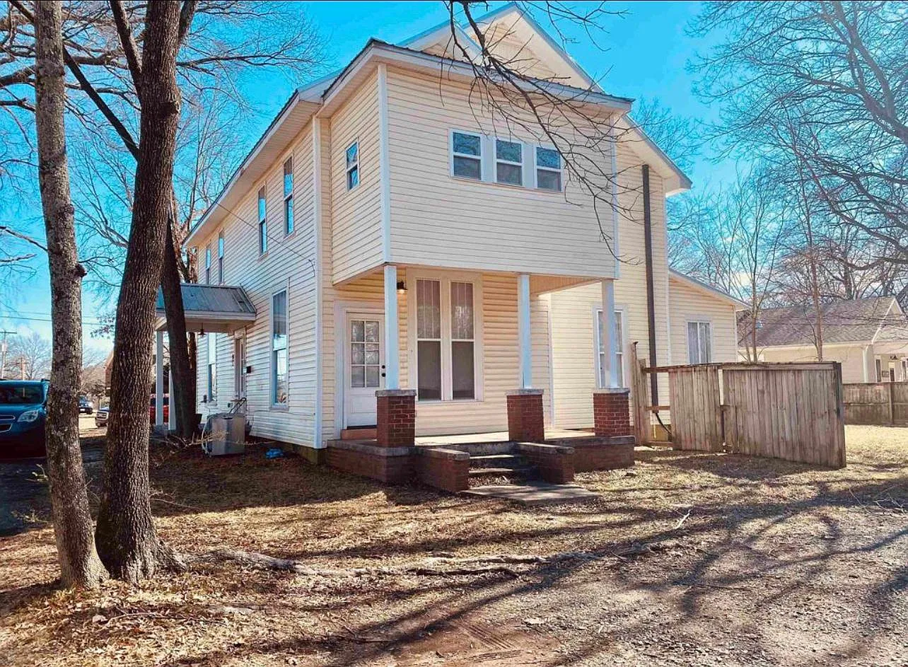 1403 Scott St — Photo 3