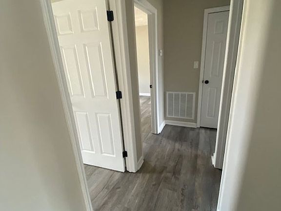 5th image of 3841 Goodhope Ln