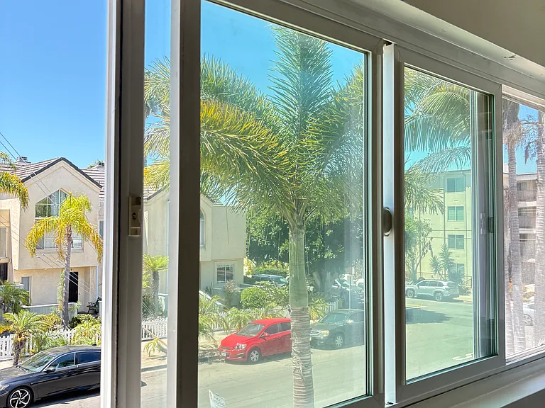 3801 1/2 Riviera Dr — Photo 12