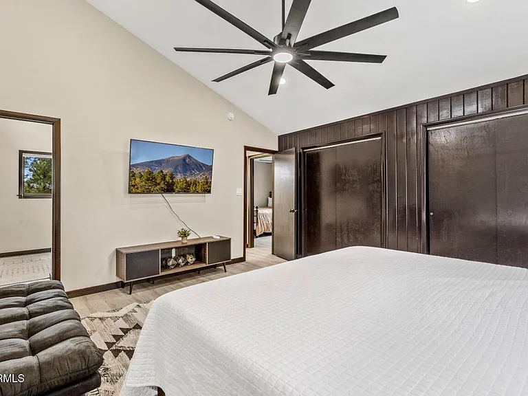2803 N Carefree Cir — Photo 19