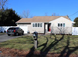 25 Marlboro Dr, Port Jefferson Station, NY 11776