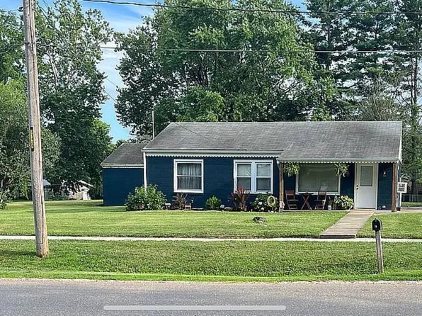 311 E Woods St, Avon, IL 61415