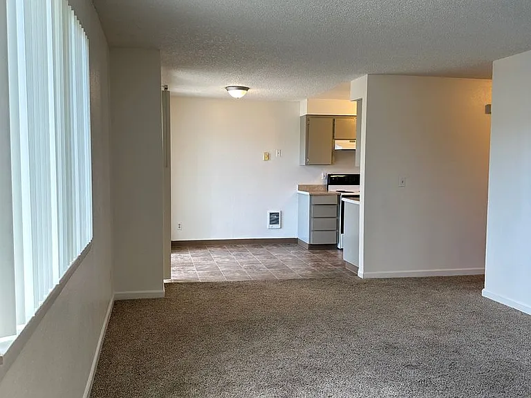 452-Trinity Apartments — Photo 11