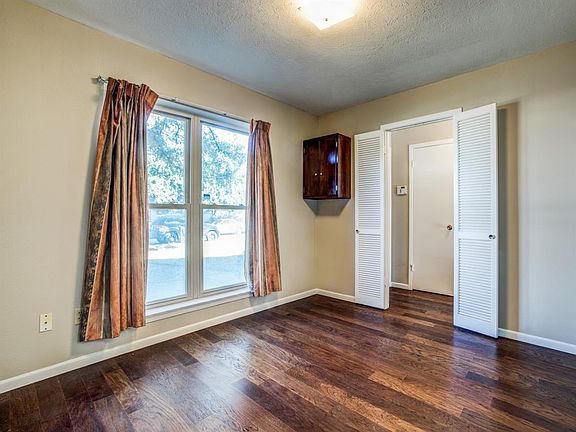 3rd image of 2417 Catalina Dr