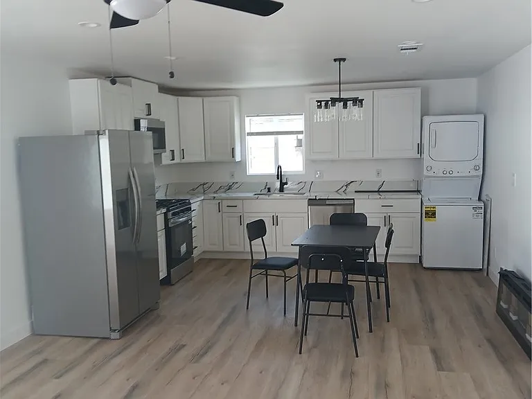7937 Cleon Ave — Photo 5