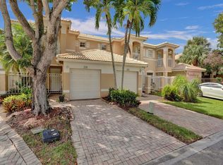 2220 NW 171st Ter, Pembroke Pines, FL 33028