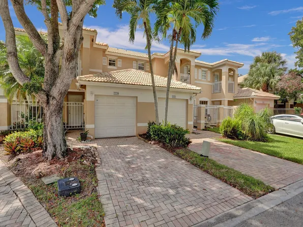 2220 NW 171st Terrace, Pembroke Pines, FL 33028