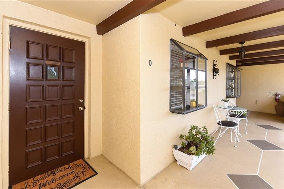 1st image of 758 Avenida Estancia #176