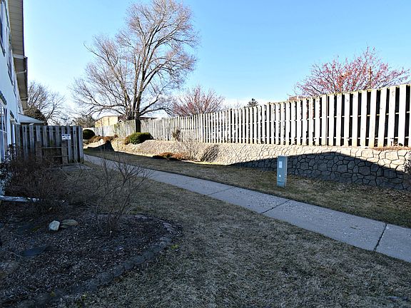 2nd image of 1071 Greenwood Cir #3A