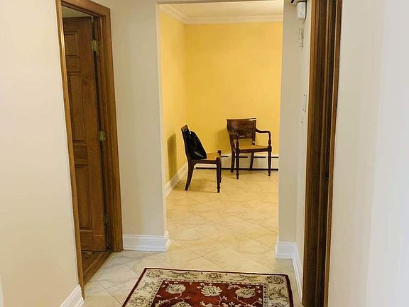 4th image of 2351 33rd St #1