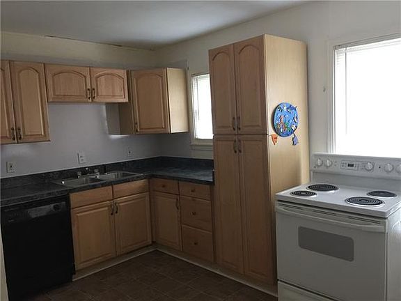 3rd image of 3621 Bonzer St