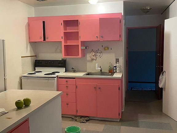 2nd image of 410 8th Ave S APT 3
