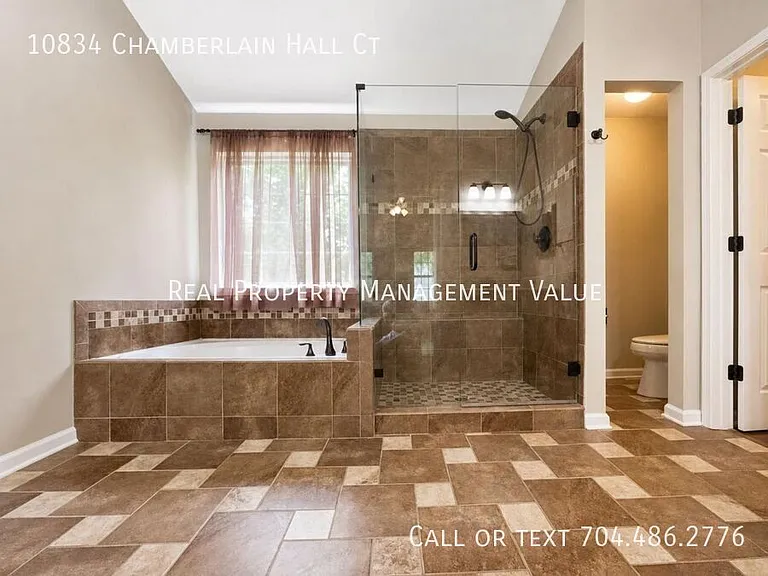 10834 Chamberlain Hall Ct — Photo 29