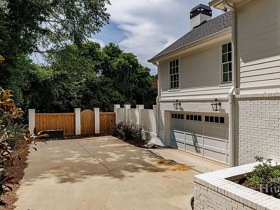 3rd image of 450 Stanton Way