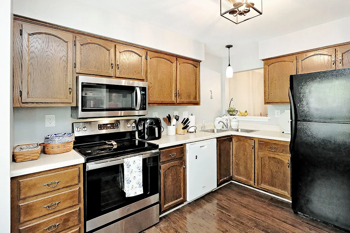 Building Photo - 3269 Gateway Cir