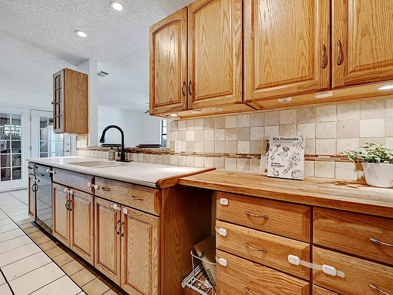 6209 Harwin Ln — Photo 13