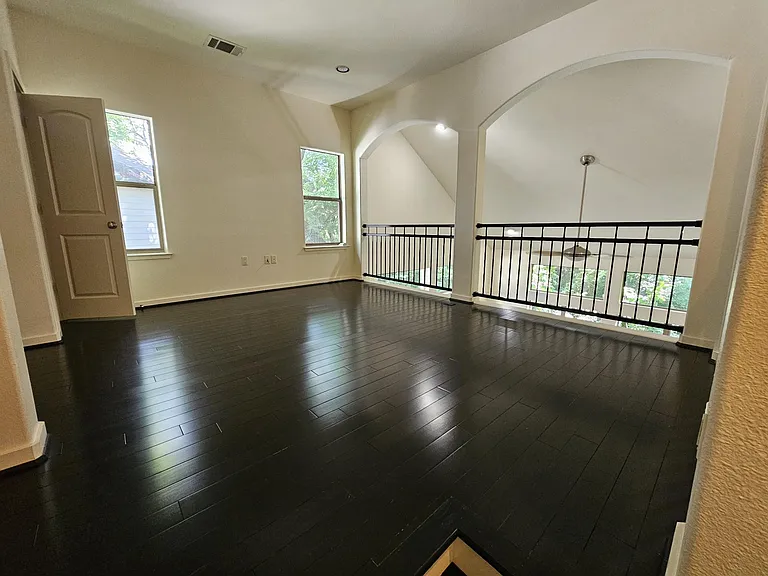 2528 Wedglea Dr — Photo 7