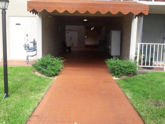 3rd image of 13100 SW 92nd Ave #A-ph2