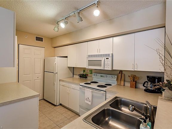 4th image of 8950 Colonnades Ct E APT 835