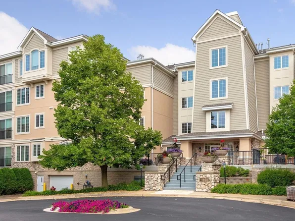 11472 Fairfield Rd W Unit 106, Hopkins, MN 55305