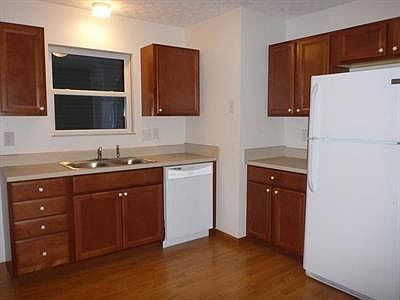 5th image of 713 Erin St
