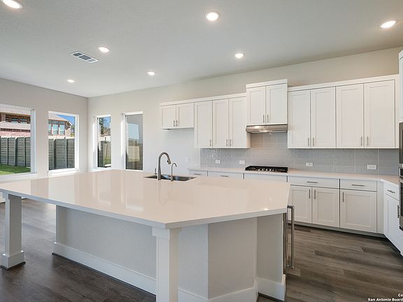 3rd image of 648 Vale Ct