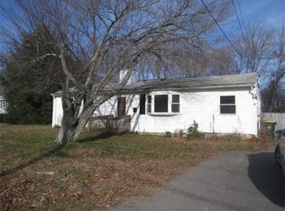 38 Rondeau Rd, Bellingham, MA 02019