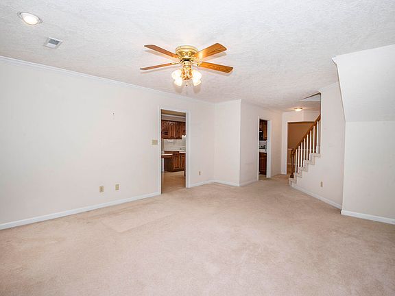 4th image of 5303 Comice Way