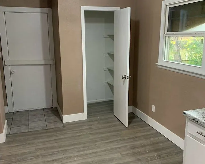 5731 N Garrison Pl — Photo 9