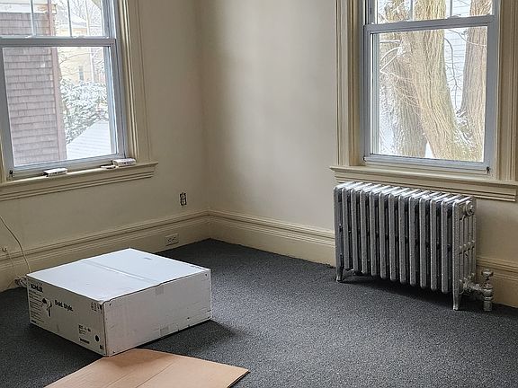4th image of 112 Claremont Ave #2
