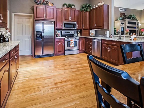 5th image of 53136 County Murray Dr