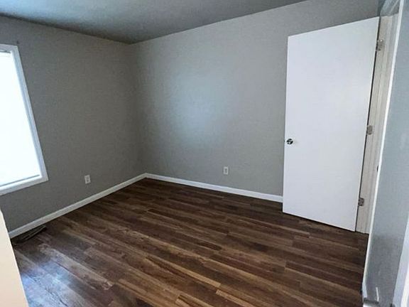 3rd image of 7327-29 Bellefontaine Ave #7329