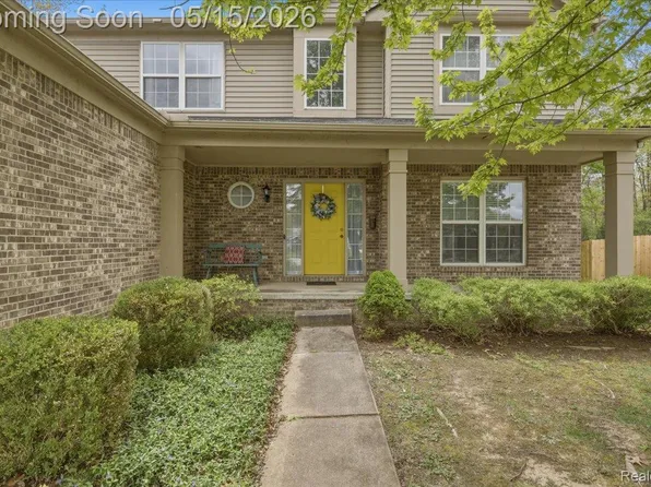 9148 Lakewood Dr, Whitmore Lake, MI 48189