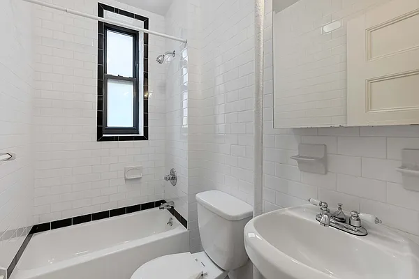 Rented by MNS | media 4