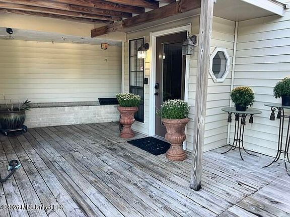 5th image of 3505 Eden St