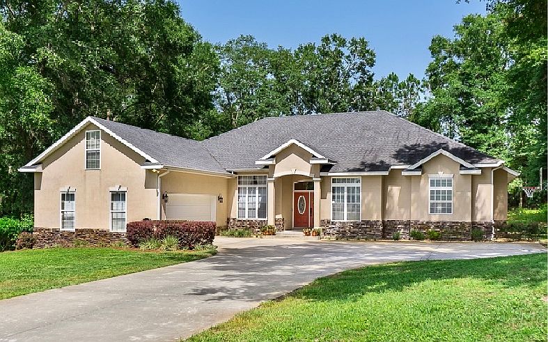 1st image of 185 SW Woodleaf Ct