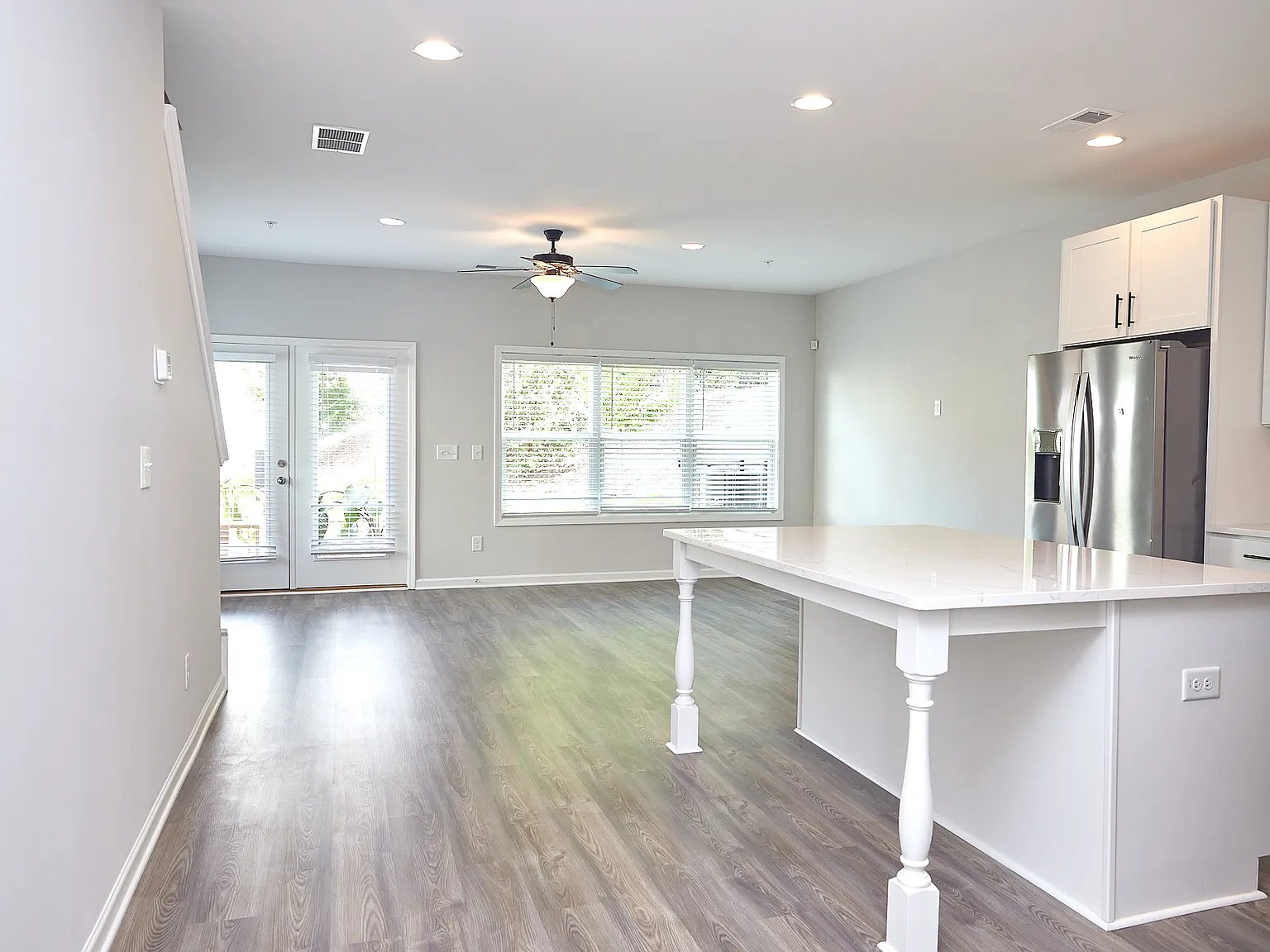 3 bed, 2.5 bath, 1465 sqft, $2,750 — Photo 2