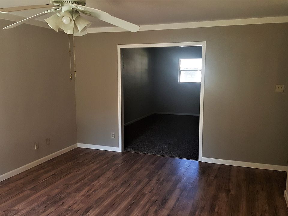 2nd image of 5905 Ariel St