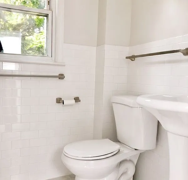 60 Oak St #1 — Photo 4