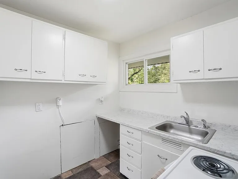1665 Brentwood Dr #1663 — Photo 4