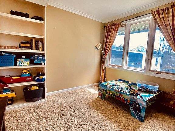 4th image of 225 Fernwood Dr