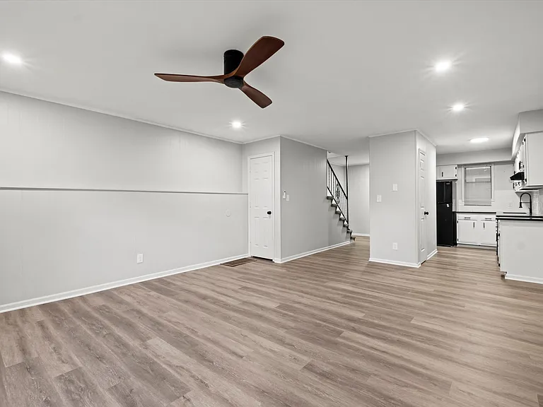 720 Ottawa St #124 — Photo 2
