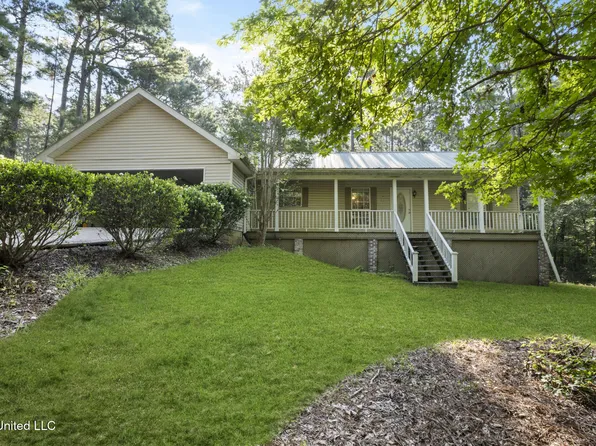 105 Green Bay Dr, Petal, MS 39465