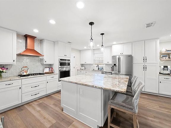 3rd image of 2910 W ESTRELLA STREET